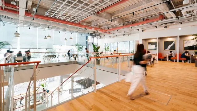 WeWork Iceberg, 東京都渋谷区神宮前 6-12-18 The Iceberg 1F — virtual office and business address building — photo 2