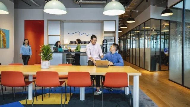 WeWork Iceberg, 東京都渋谷区神宮前 6-12-18 The Iceberg 1F — virtual office and business address building — photo 4